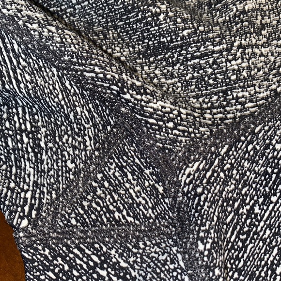 LULULEMON REFLECTIVE YOGA PANTS🍋 - Picture 13 of 15